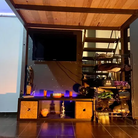 Loft 81 Apartment *